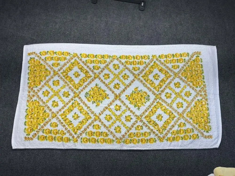 Vintage Yellow Floral Bath Towel White with Yellow Roses Diamond Trellis Pattern